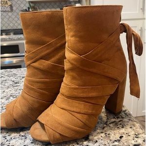 Adorable open toe heels! Size 7